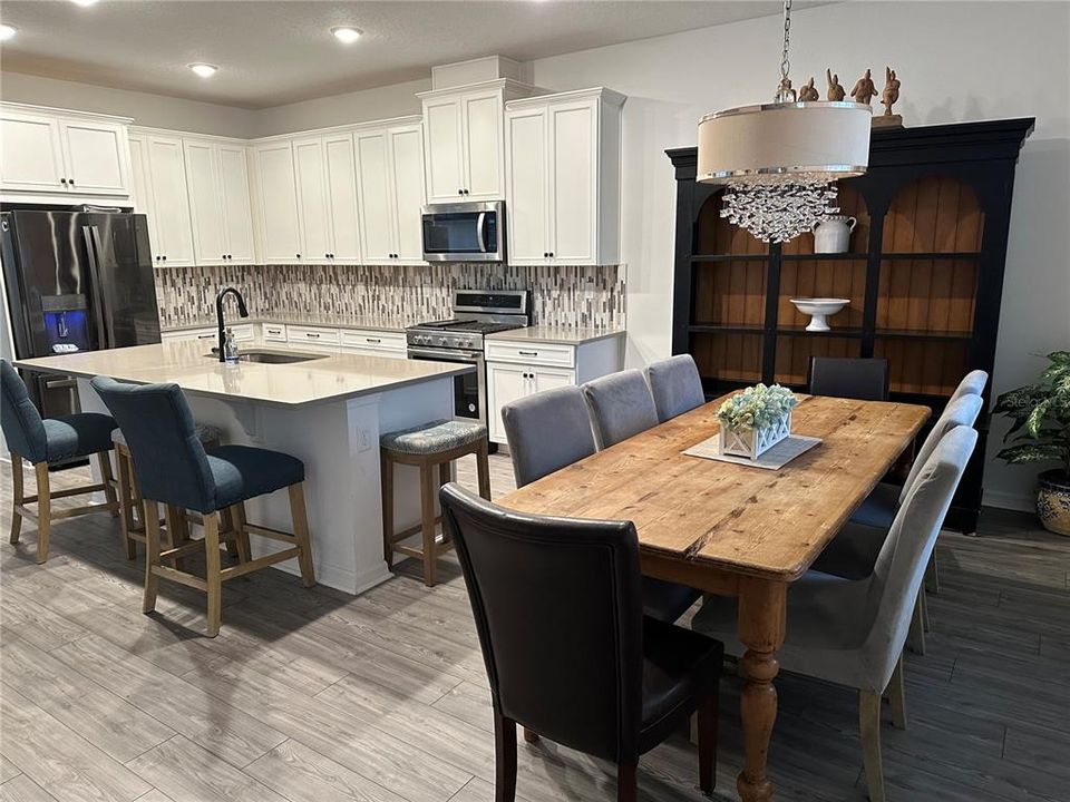 For Rent: $3,100 (3 beds, 2 baths, 1638 Square Feet)
