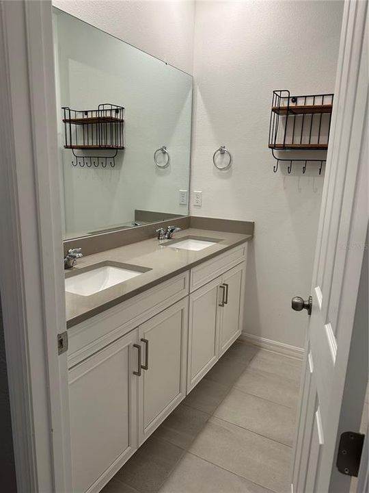 For Rent: $3,100 (3 beds, 2 baths, 1638 Square Feet)