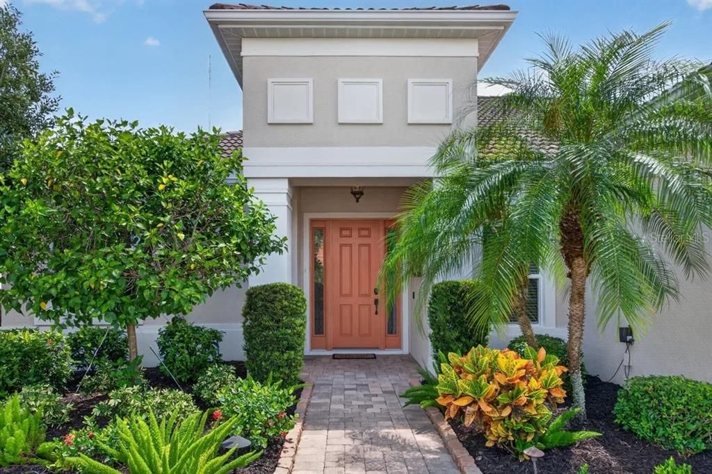 En Venta: $719,000 (3 camas, 3 baños, 2492 Pies cuadrados)