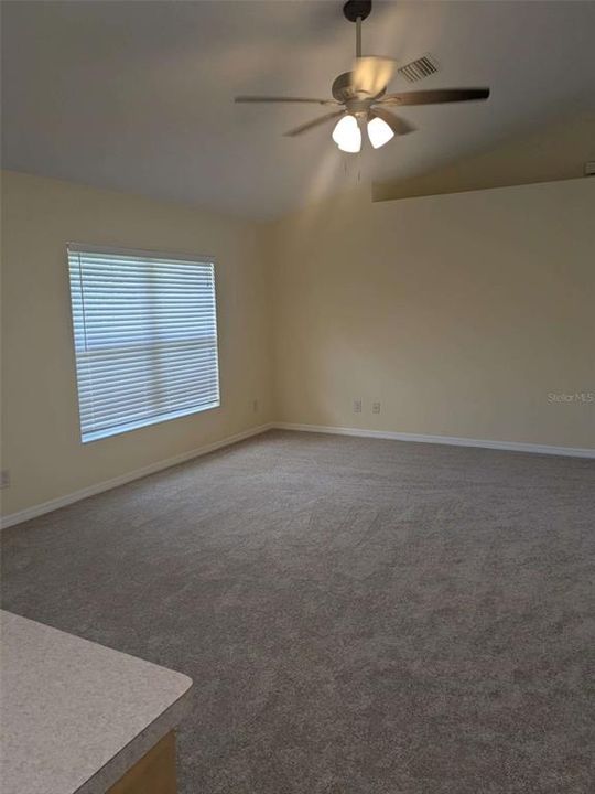 For Sale: $325,000 (3 beds, 2 baths, 1494 Square Feet)