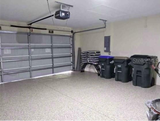 For Sale: $325,000 (3 beds, 2 baths, 1494 Square Feet)