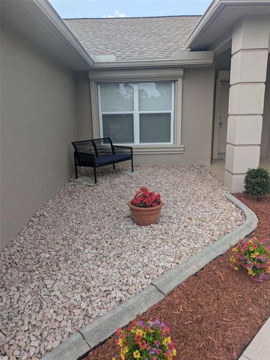 For Sale: $325,000 (3 beds, 2 baths, 1494 Square Feet)