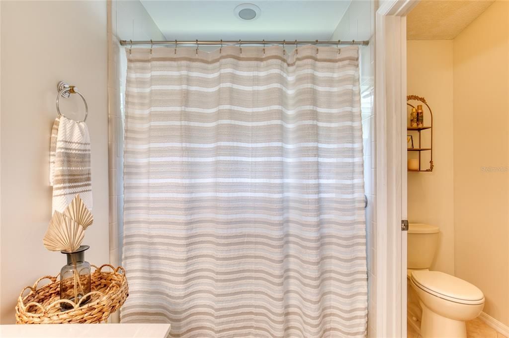 For Sale: $343,900 (2 beds, 2 baths, 1815 Square Feet)