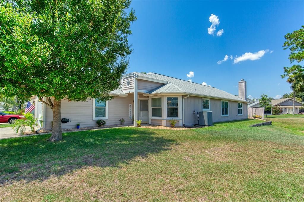 For Sale: $343,900 (2 beds, 2 baths, 1815 Square Feet)