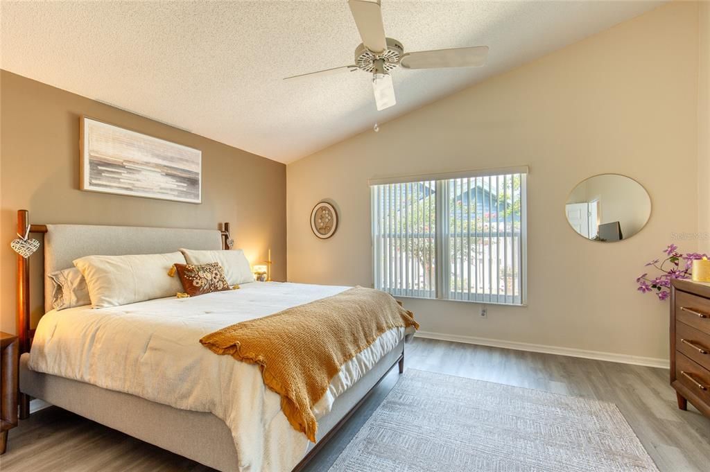 For Sale: $343,900 (2 beds, 2 baths, 1815 Square Feet)