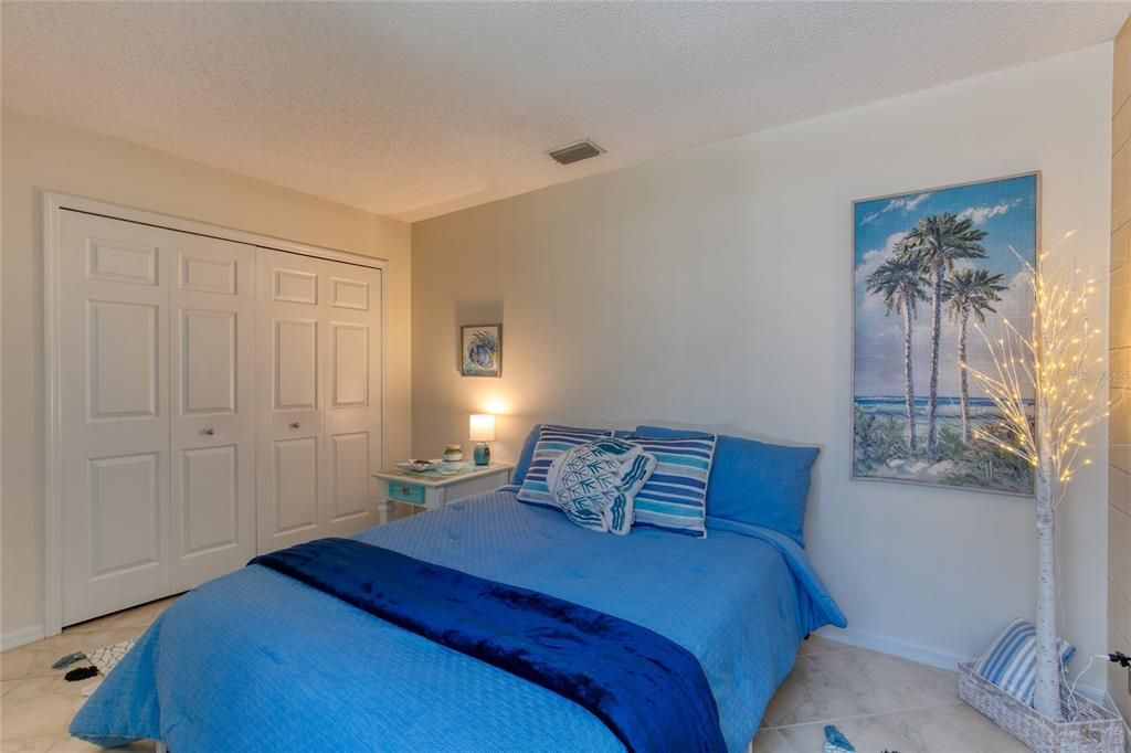 For Sale: $343,900 (2 beds, 2 baths, 1815 Square Feet)