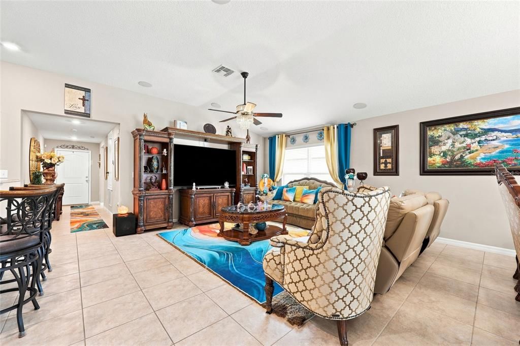 En Venta: $429,900 (3 camas, 2 baños, 1756 Pies cuadrados)