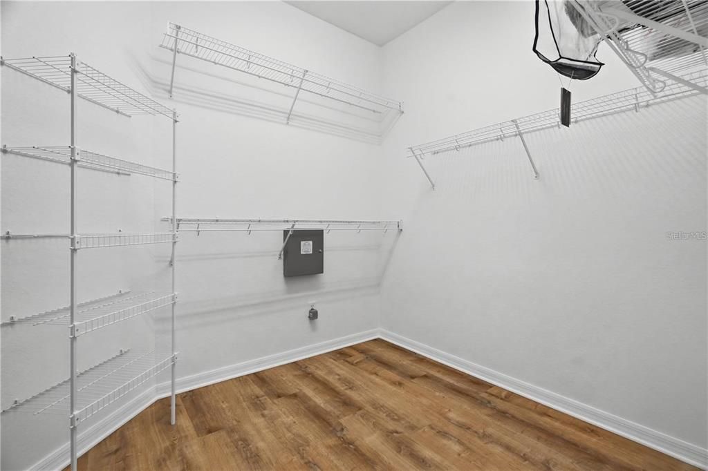 На продажу: $389,900 (2 спален, 2 ванн, 1673 Квадратных фут)