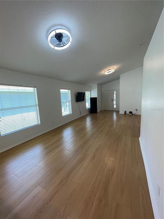 В аренду: $2,300 (3 спален, 2 ванн, 1284 Квадратных фут)