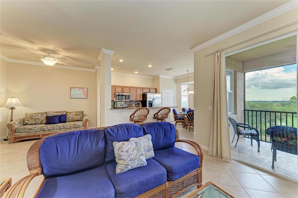For Sale: $245,000 (2 beds, 2 baths, 1156 Square Feet)