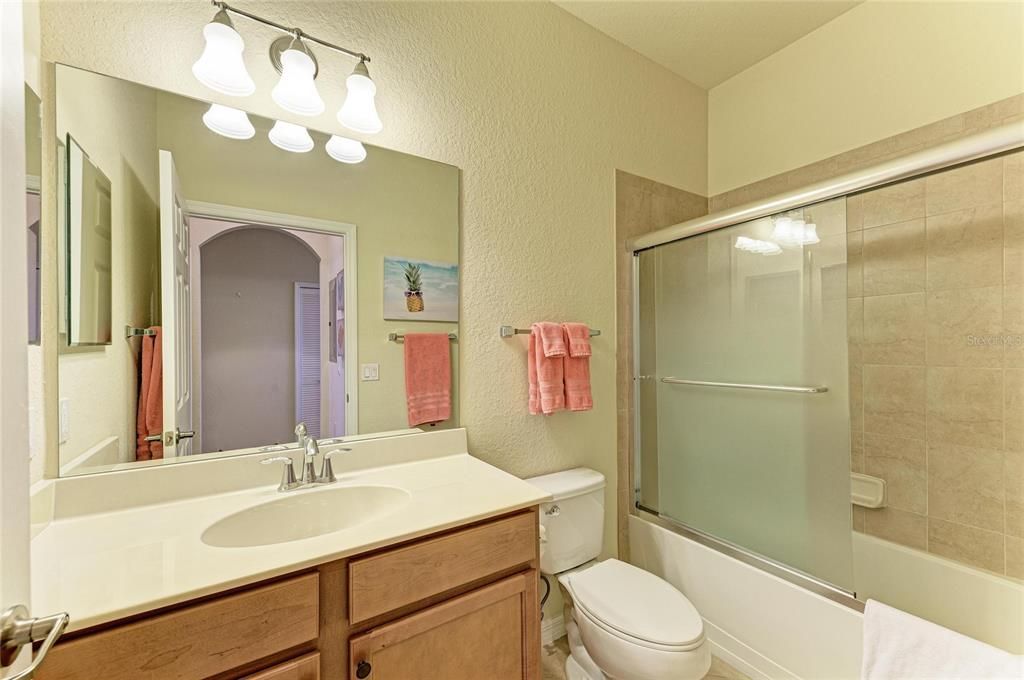 For Sale: $245,000 (2 beds, 2 baths, 1156 Square Feet)