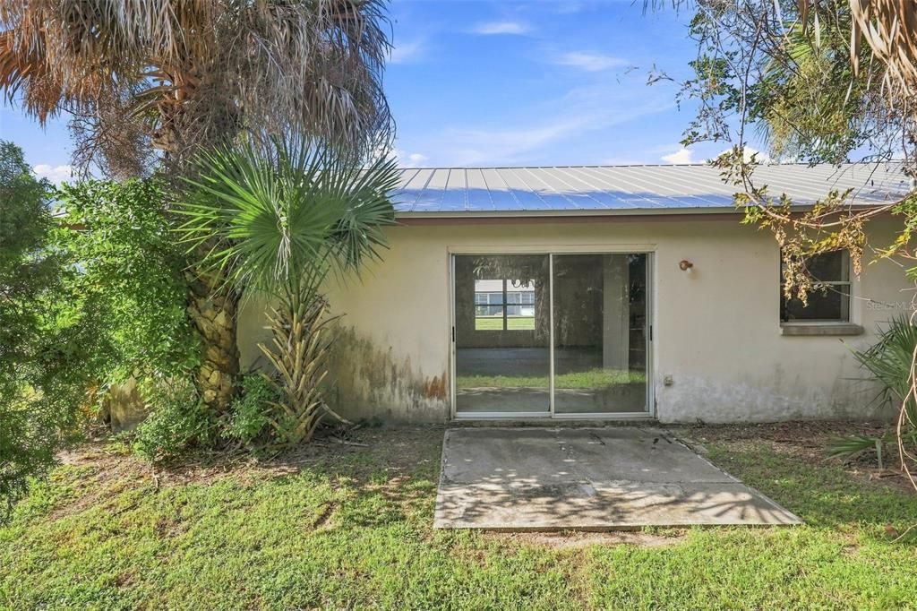 For Sale: $161,000 (2 beds, 2 baths, 1100 Square Feet)