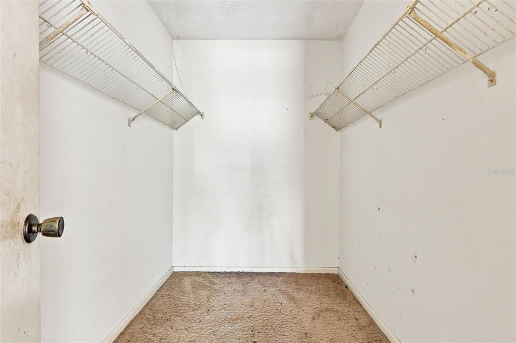 For Sale: $161,000 (2 beds, 2 baths, 1100 Square Feet)