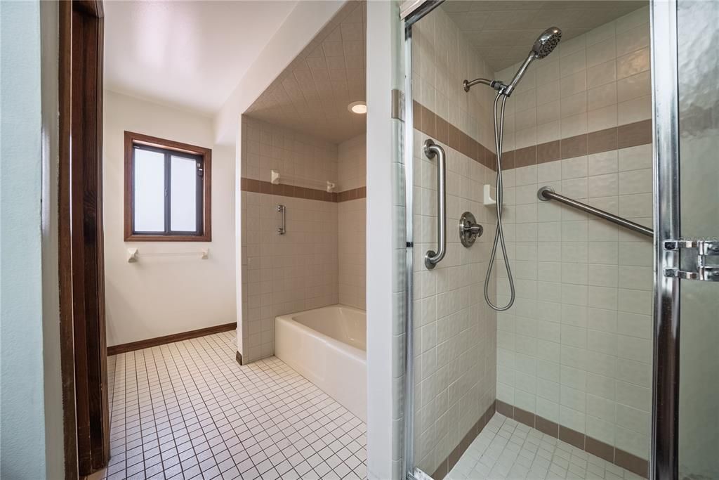 На продажу: $465,000 (3 спален, 2 ванн, 1878 Квадратных фут)