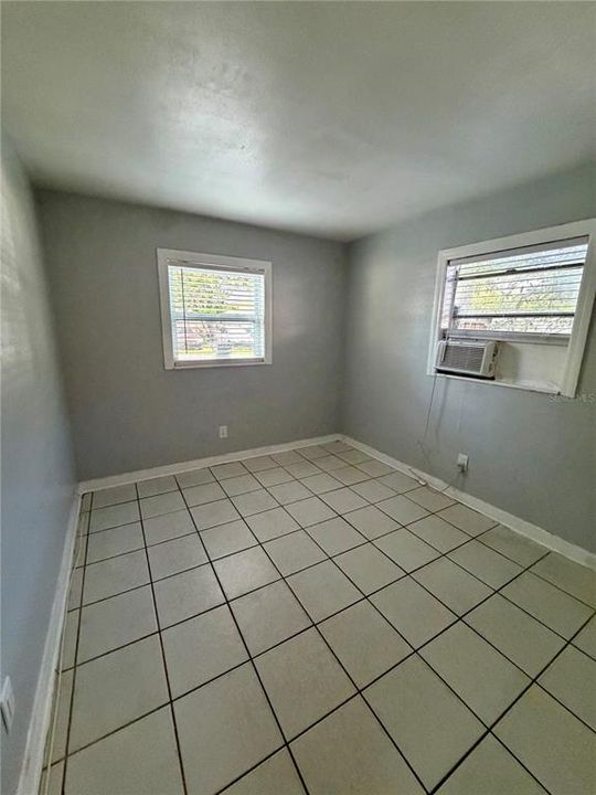 For Rent: $1,400 (2 beds, 1 baths, 750 Square Feet)