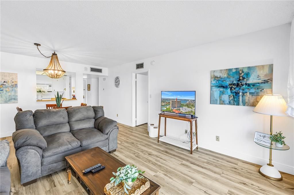 En Venta: $119,900 (1 camas, 1 baños, 745 Pies cuadrados)
