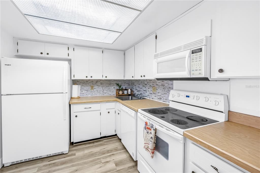 En Venta: $119,900 (1 camas, 1 baños, 745 Pies cuadrados)