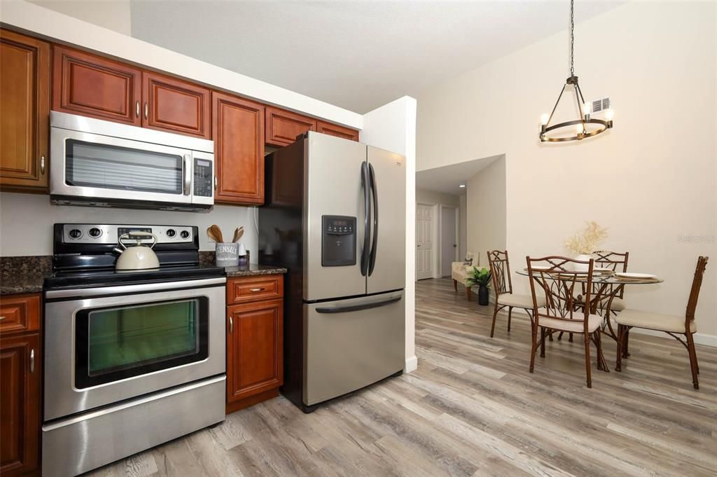 For Sale: $395,000 (3 beds, 2 baths, 1408 Square Feet)