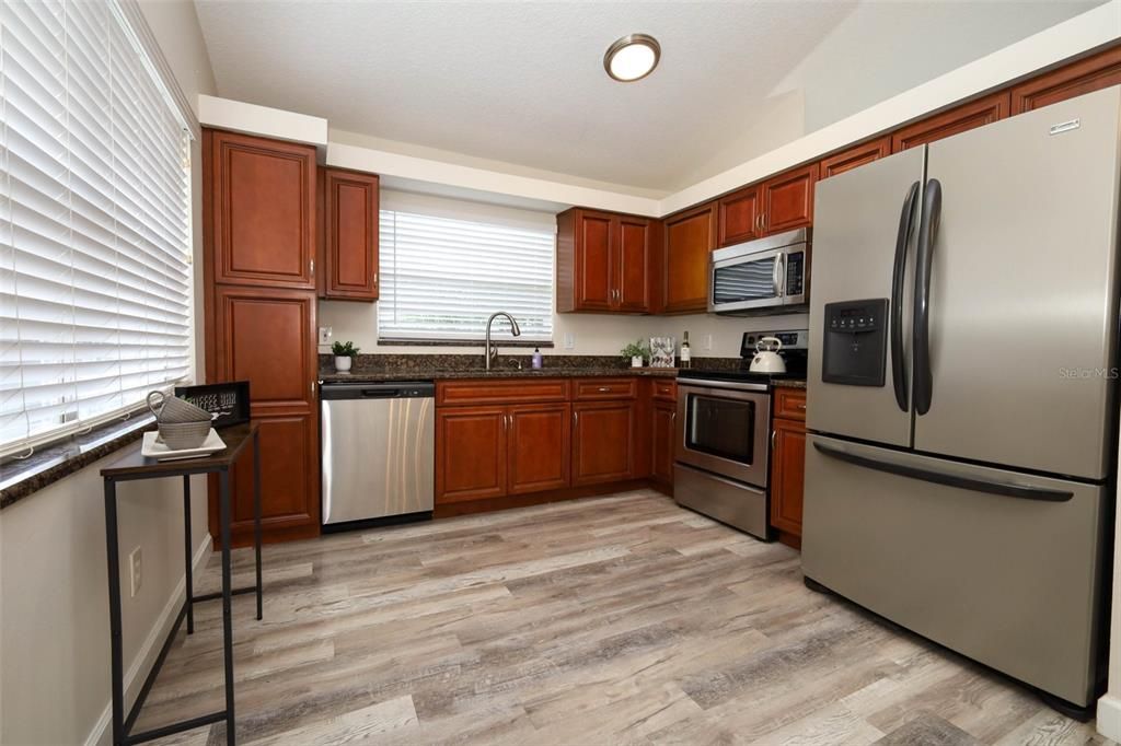 For Sale: $395,000 (3 beds, 2 baths, 1408 Square Feet)