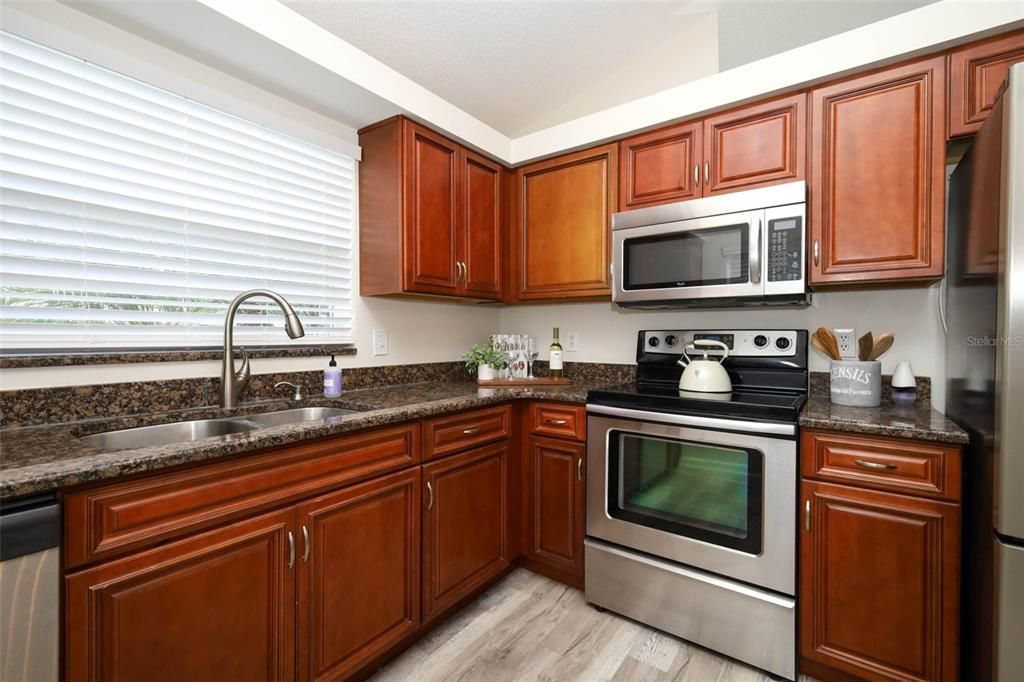 For Sale: $395,000 (3 beds, 2 baths, 1408 Square Feet)