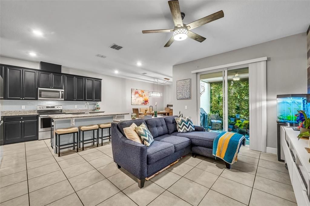 For Rent: $3,000 (4 beds, 2 baths, 1948 Square Feet)