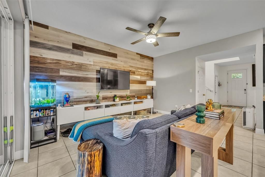 For Rent: $3,000 (4 beds, 2 baths, 1948 Square Feet)