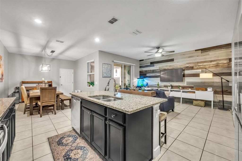 For Rent: $3,000 (4 beds, 2 baths, 1948 Square Feet)