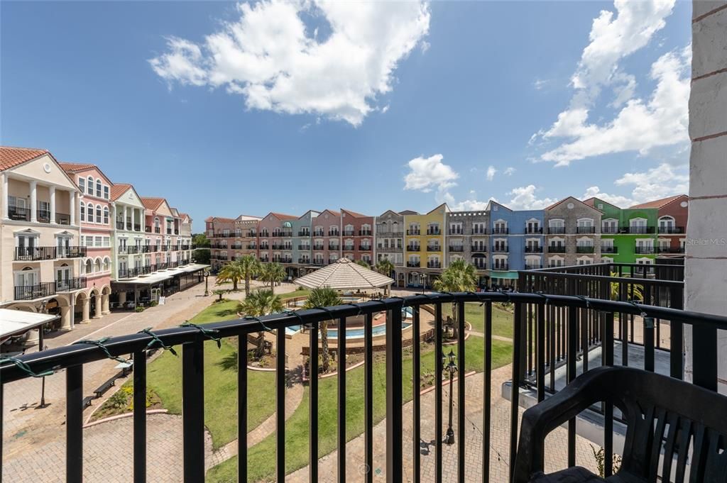For Sale: $200,000 (2 beds, 2 baths, 1250 Square Feet)