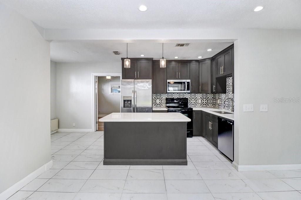 En Venta: $350,000 (3 camas, 2 baños, 1042 Pies cuadrados)