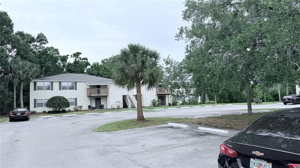 For Sale: $130,000 (2 beds, 2 baths, 915 Square Feet)