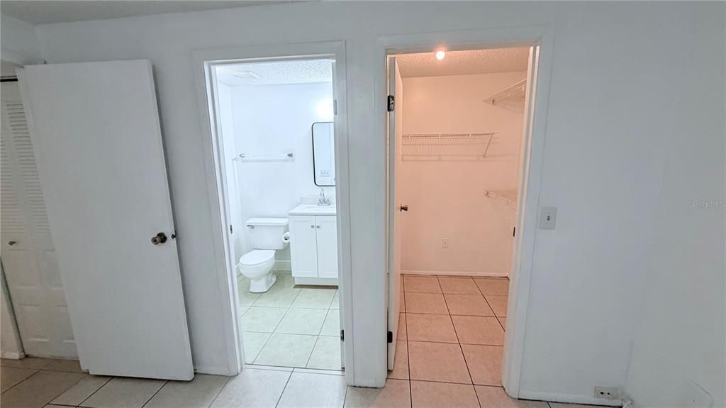 For Sale: $130,000 (2 beds, 2 baths, 915 Square Feet)