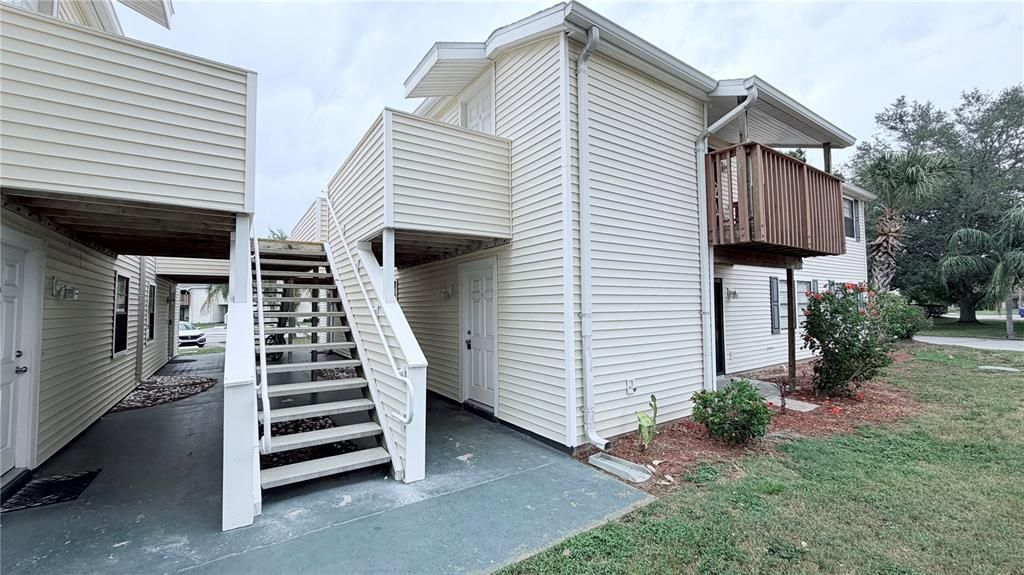 For Sale: $130,000 (2 beds, 2 baths, 915 Square Feet)