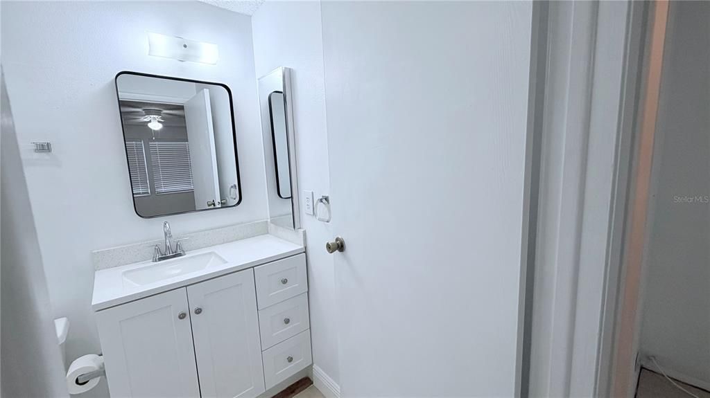 For Sale: $130,000 (2 beds, 2 baths, 915 Square Feet)