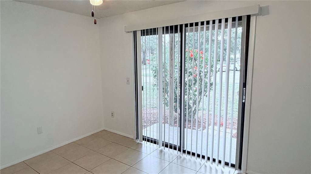 For Sale: $130,000 (2 beds, 2 baths, 915 Square Feet)