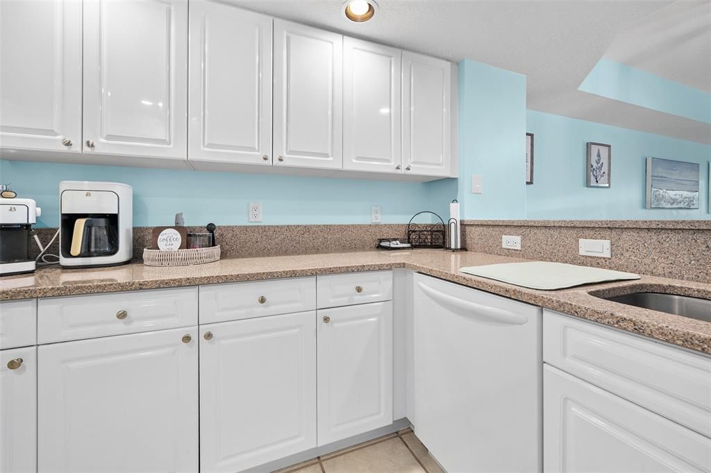 For Sale: $429,000 (2 beds, 2 baths, 1438 Square Feet)