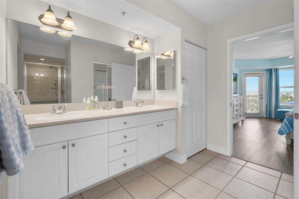 For Sale: $429,000 (2 beds, 2 baths, 1438 Square Feet)