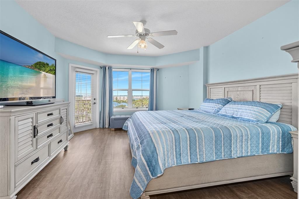 For Sale: $429,000 (2 beds, 2 baths, 1438 Square Feet)