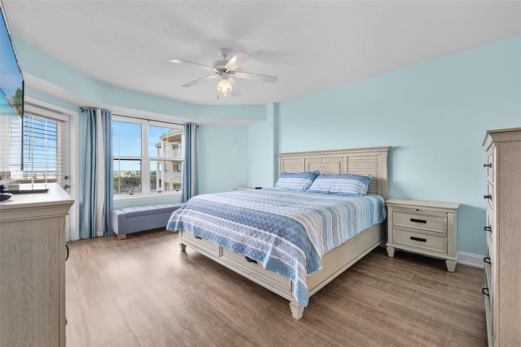 For Sale: $429,000 (2 beds, 2 baths, 1438 Square Feet)