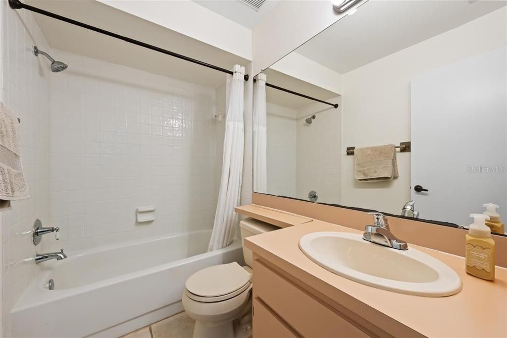 For Sale: $525,000 (3 beds, 2 baths, 1634 Square Feet)