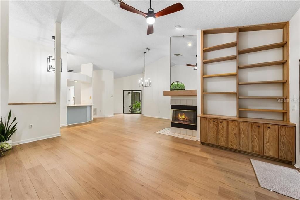 For Sale: $525,000 (3 beds, 2 baths, 1634 Square Feet)
