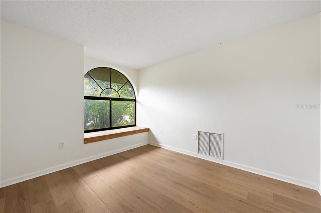 For Sale: $525,000 (3 beds, 2 baths, 1634 Square Feet)