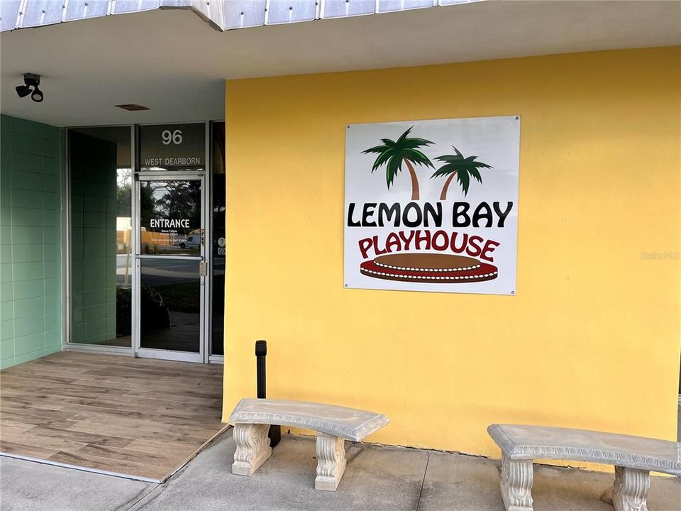 Activo con contrato: $450,000 (3 camas, 2 baños, 2040 Pies cuadrados)
