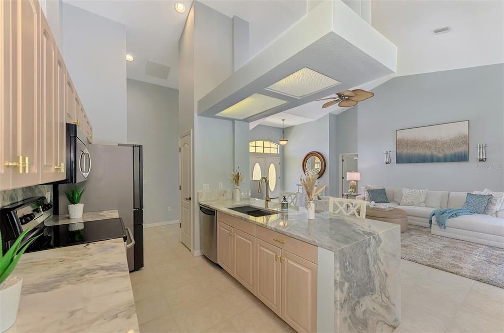 Activo con contrato: $450,000 (3 camas, 2 baños, 2040 Pies cuadrados)