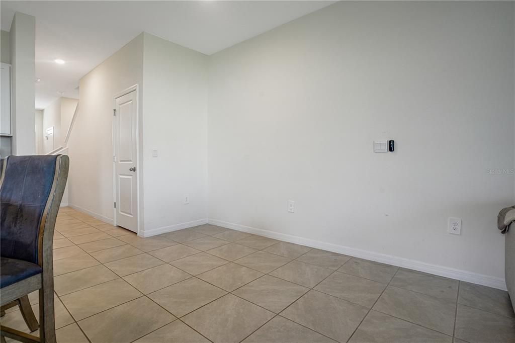 For Rent: $2,600 (3 beds, 2 baths, 1784 Square Feet)