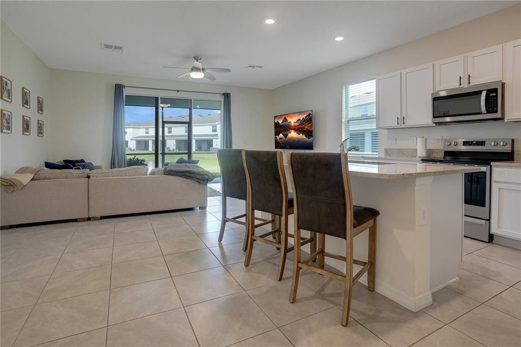 For Rent: $2,600 (3 beds, 2 baths, 1784 Square Feet)