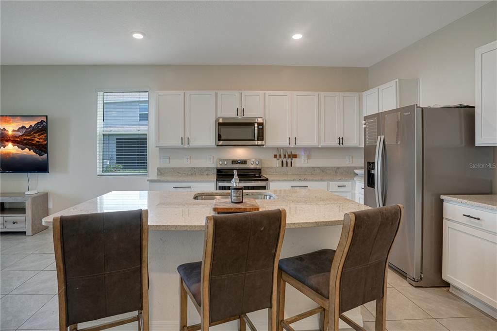 For Rent: $2,600 (3 beds, 2 baths, 1784 Square Feet)