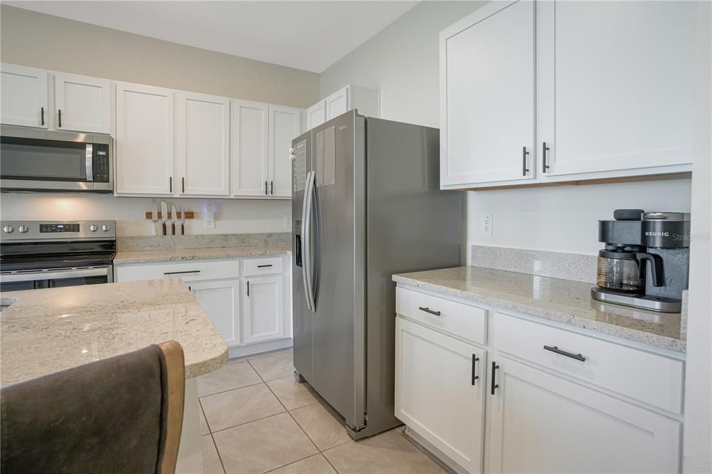 For Rent: $2,600 (3 beds, 2 baths, 1784 Square Feet)