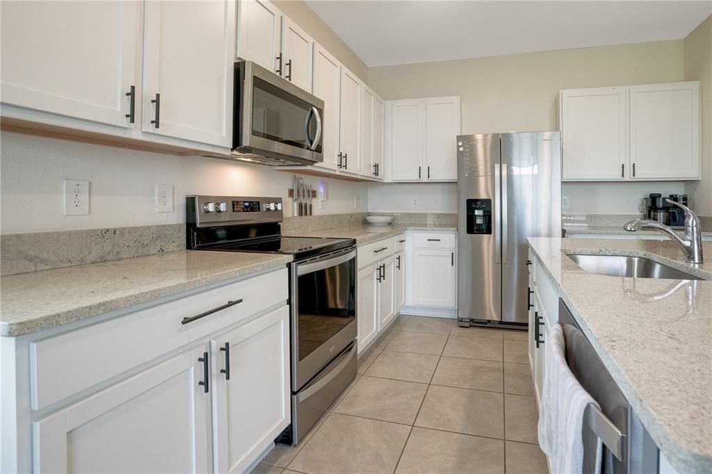 For Rent: $2,600 (3 beds, 2 baths, 1784 Square Feet)