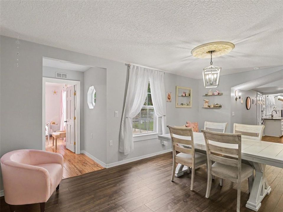 For Sale: $395,000 (3 beds, 2 baths, 1693 Square Feet)
