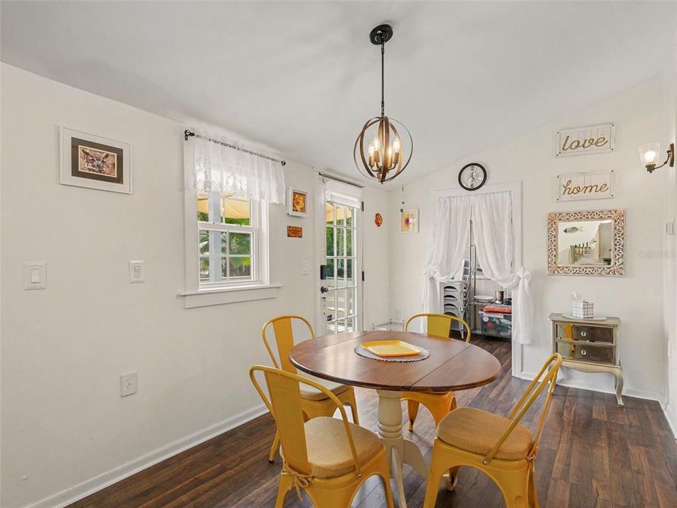 For Sale: $395,000 (3 beds, 2 baths, 1693 Square Feet)